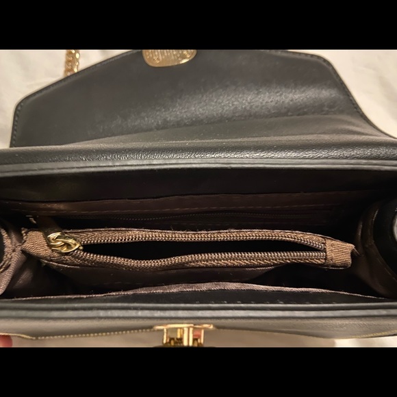 Black Leather shoulder bag Gold Chain and clip - Picture 3 of 7